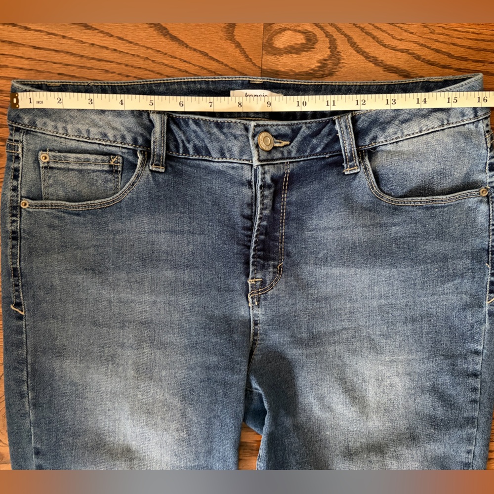 Kensie Light Blue Denim Women’s Jeans Zipper Leg Details Size: 10/30 - Picture 5 of 7